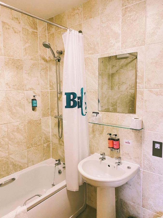 Boston West Hotel エクステリア 写真